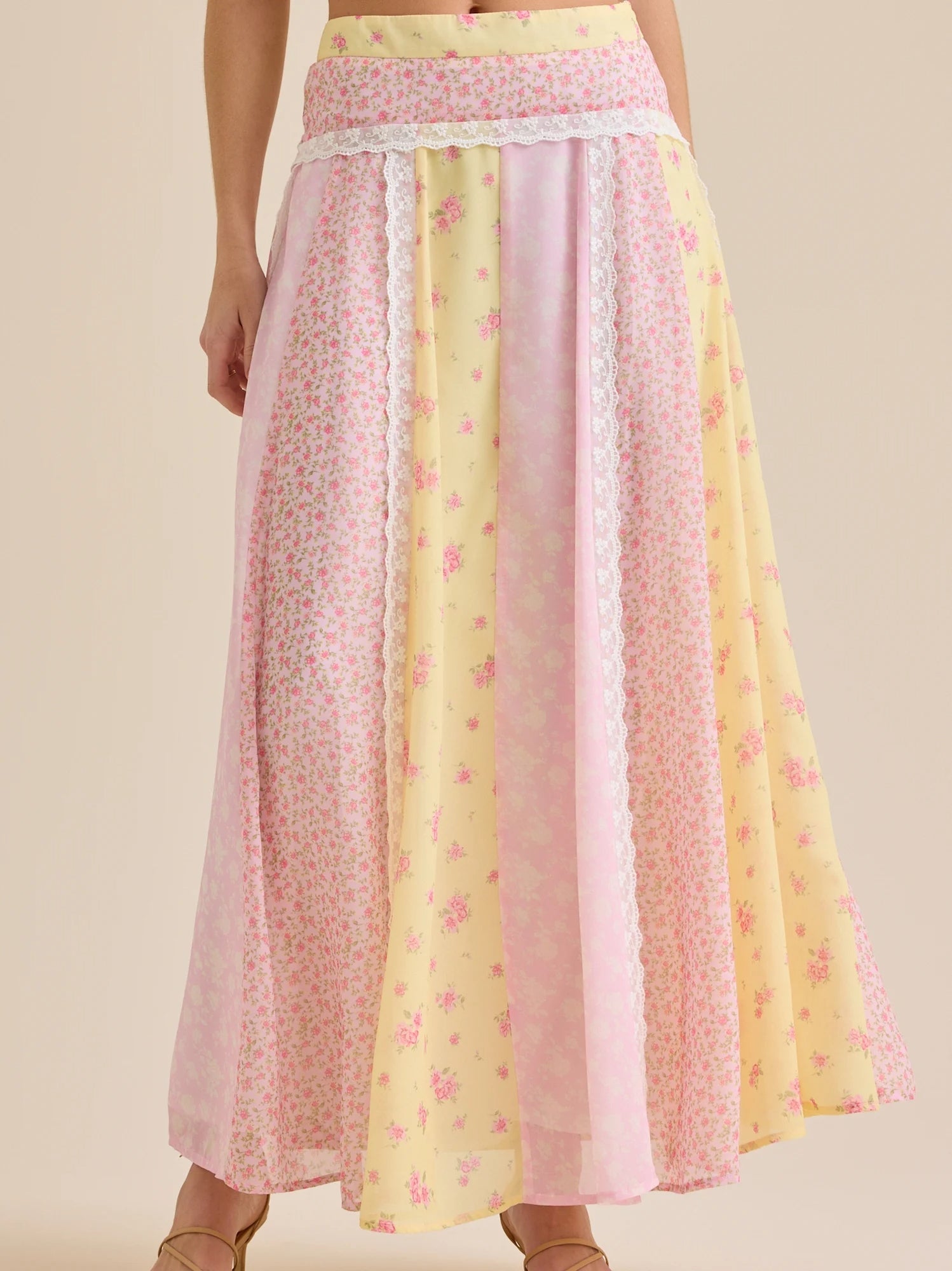 Buttercup Floral Set - IntimaBay