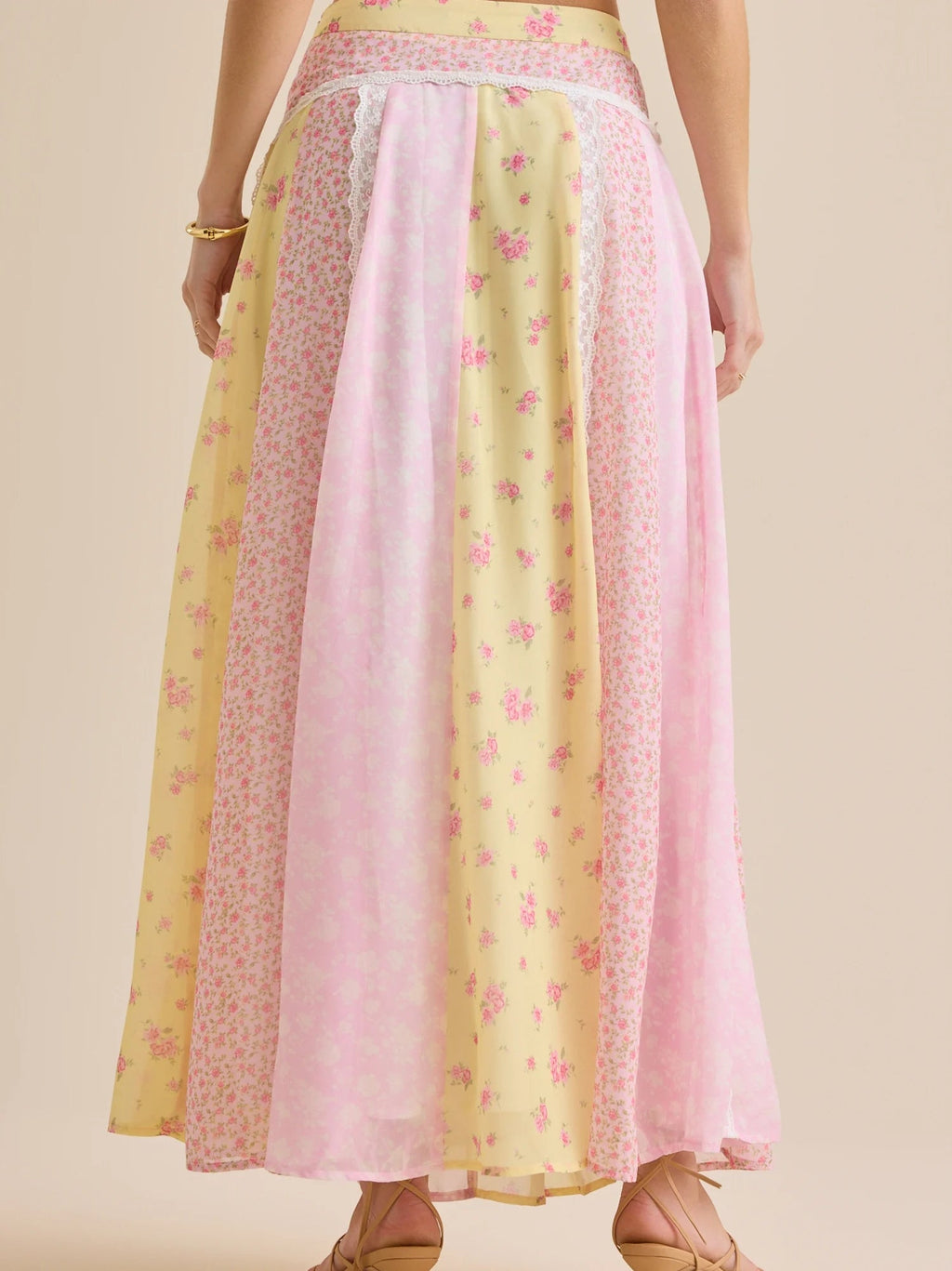 Buttercup Floral Set - IntimaBay