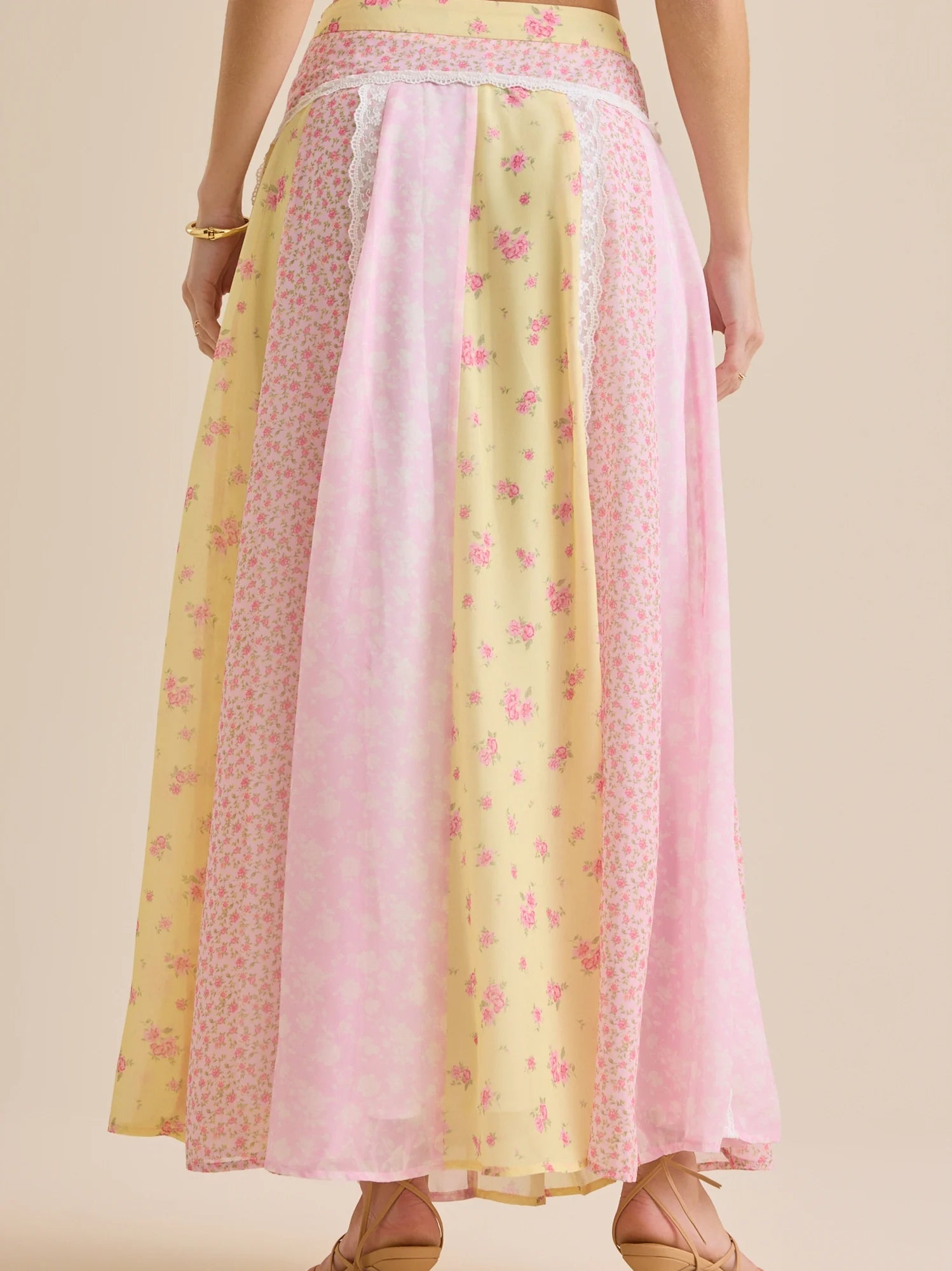 Buttercup Floral Set - IntimaBay